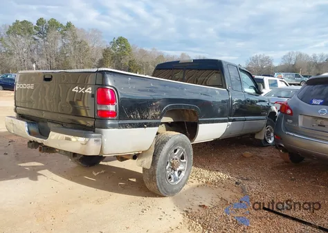 2002 Dodge Ram 2500 St z USA, uszkodzony, nr VIN 3B7KF23ZX2M277574